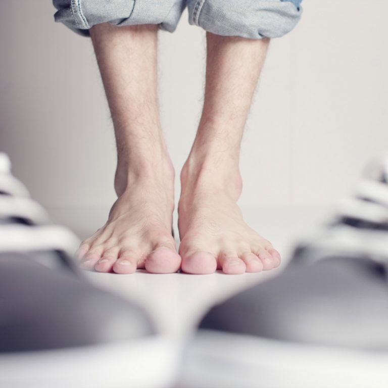 does-walking-barefoot-help-a-bunion-sydney-bunion-clinic